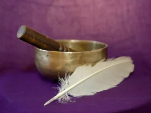 sensual healing Massage Klangschale und Feder
